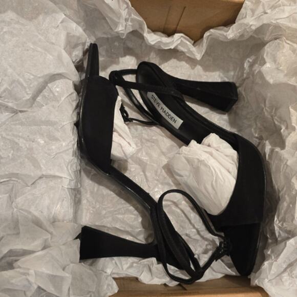 Steve Madden Beki Heel in Black Nubuck EUC Size 9.5 - Picture 5 of 10